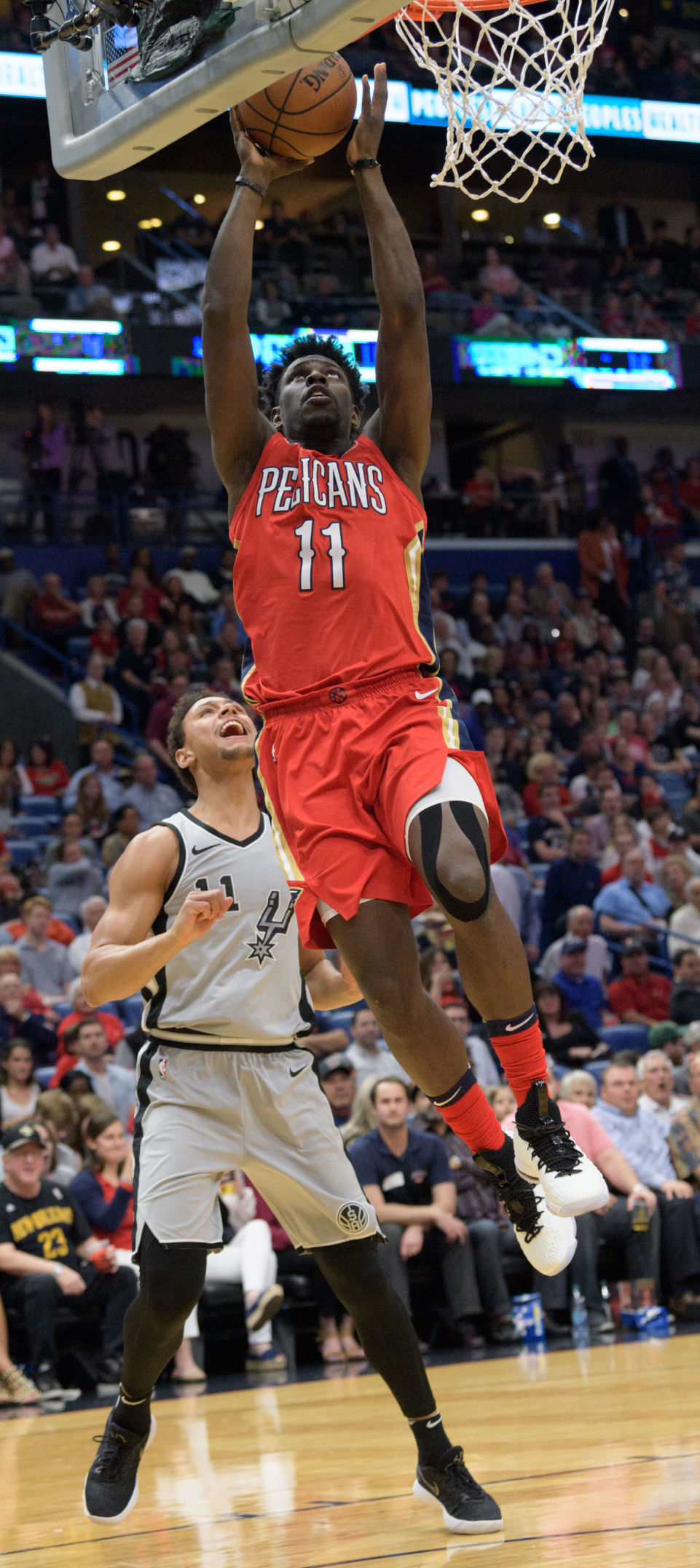 no.pelicansspurs.041218.009